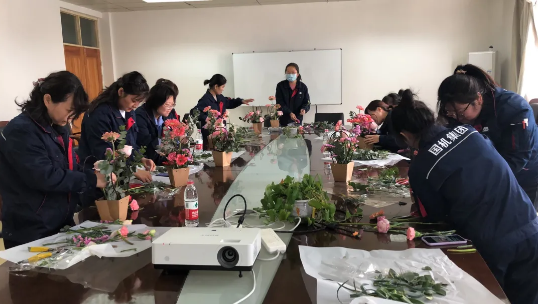 公司工会委员会组织“三八”节插花才艺运动-洛阳轴承