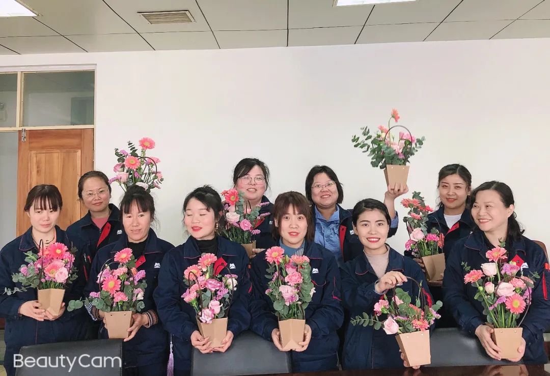 公司工会委员会组织“三八”节插花才艺运动-洛阳轴承