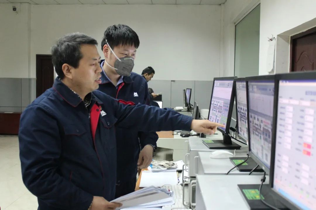 公司总工程师李文超和细密部件事业部二支部荣获国机集团党委表扬-洛阳轴承
