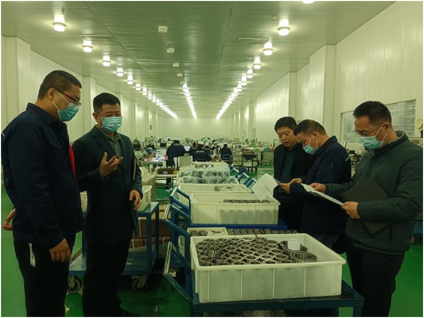 党委副书记、总司理高飞一行至细密轴承制造部“智能生产线”督导检查-洛阳轴承