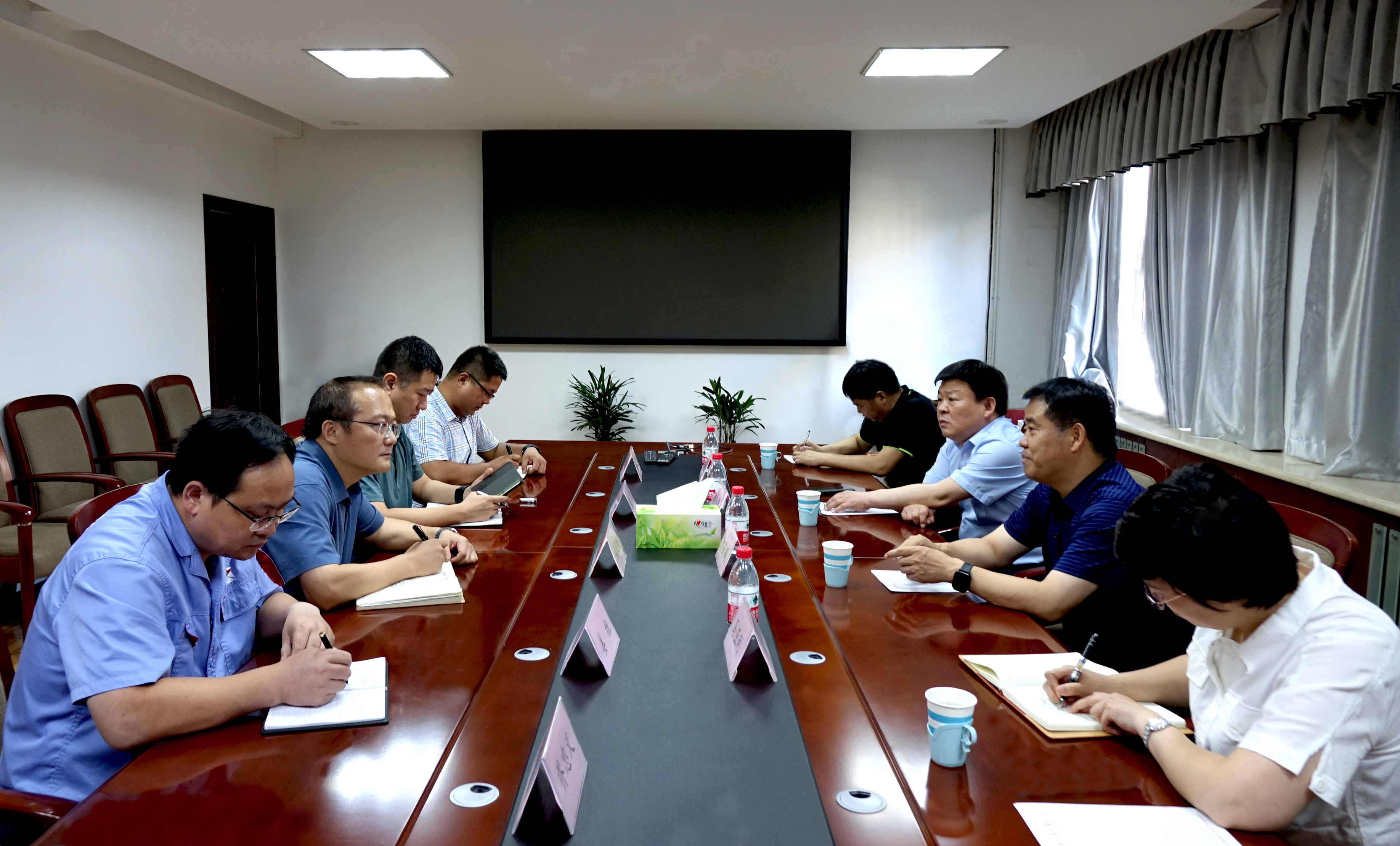 洛阳市城乡一体化树模区（伊滨科技城）党工委书记何武周一行到公司调研-洛阳轴承
