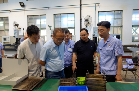 公司工会开展 “送清凉  促生产”系列慰问运动 -洛阳轴承