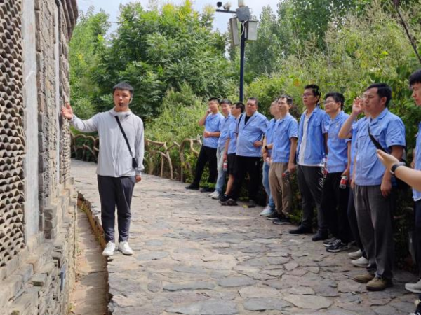 装备试验事业部党总支和特种轴承事业部一、三支部  旅行愚公移山红色教育基地-洛阳轴承