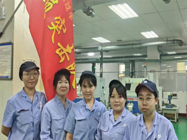 “三原色”班组 | 不爱红妆爱工装的“磨工女子小分队”-洛阳轴承