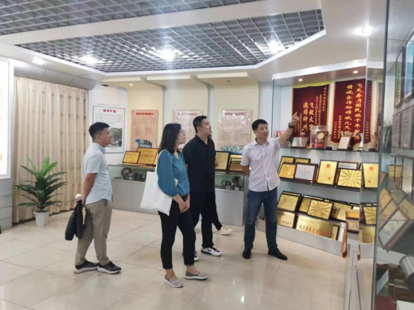 中国航天科工二院206所党委书记、副所长杨翼一行到轴研所旅行交流-洛阳轴承