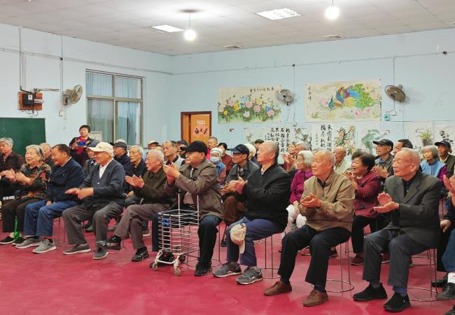 轴研所开展“九九重阳节 浓浓敬老情”慰问运动