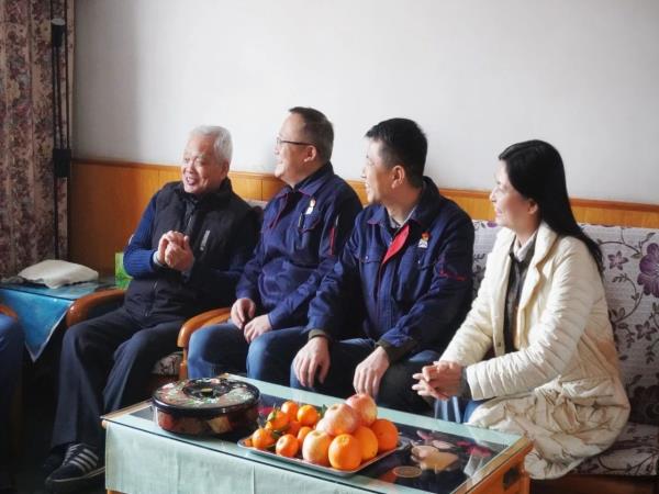 轴研所向导班子走访慰问离退休老干部、老党员-洛阳轴承