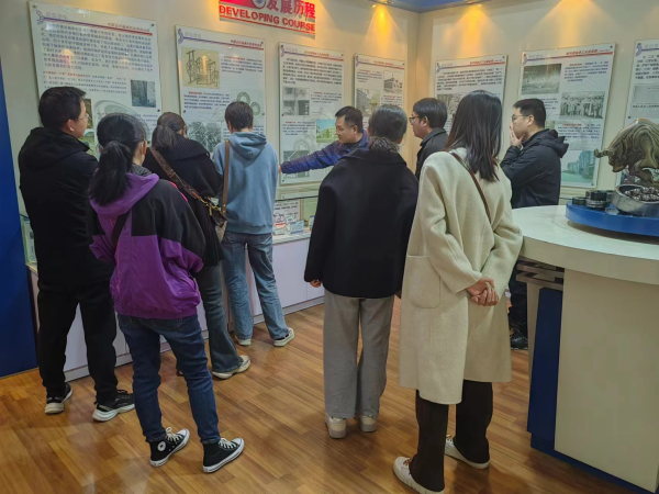 “三原色”班组︱手艺中心轴承杂志社班组走进河南科技大学中国轴承摆设馆-洛阳轴承