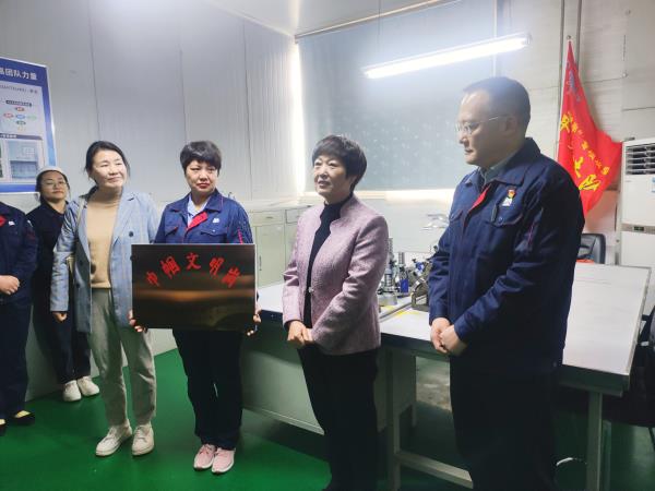 细密轴承成检班组荣获洛阳市“巾帼文明岗”声誉称呼-洛阳轴承