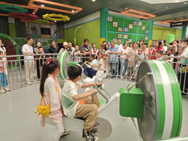 科技点燃梦想·科普引领生长——轴研所开展六一主题运动-洛阳轴承
