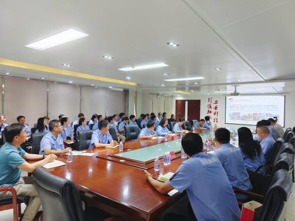 国机精工副总司理闫宁到轴研所调研并教学党纪学习教育专题党课-洛阳轴承