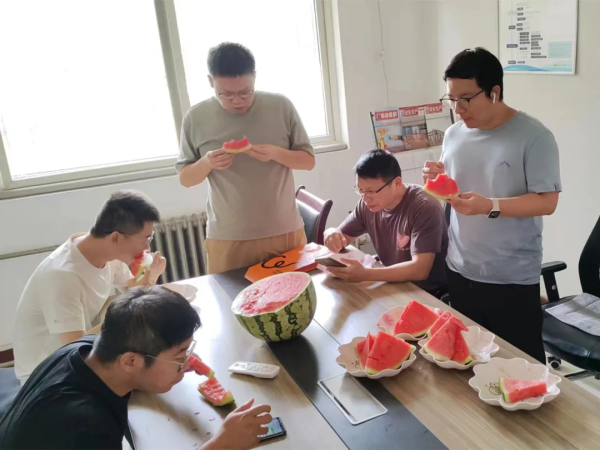 轴研所开展 “工会送清凉 防暑保安康”慰问运动-洛阳轴承