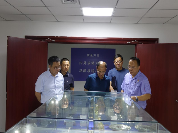 甘肃省委军民融合办向导莅临轴研所考察调研-洛阳轴承