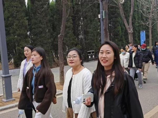 轴研所举行“巾帼绽青春?徒步展风范”徒步踏青运动-洛阳轴承