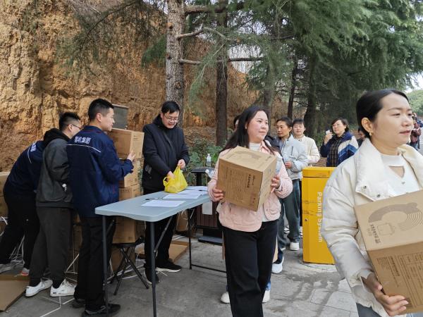 轴研所举行“巾帼绽青春?徒步展风范”徒步踏青运动-洛阳轴承